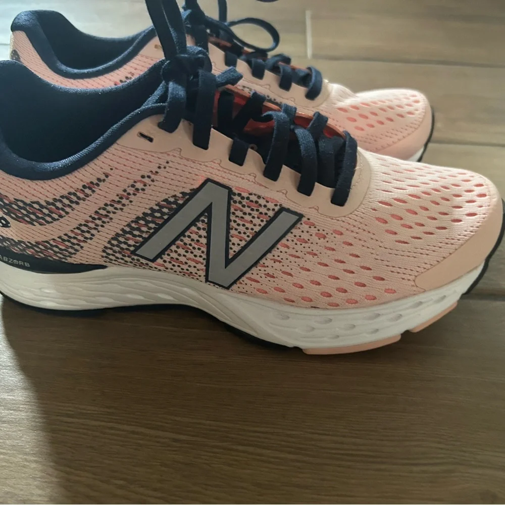 New Balance Women's 680v6 Cushioning Running Shoe, Peach. Size 6. - Picture 3 of 6